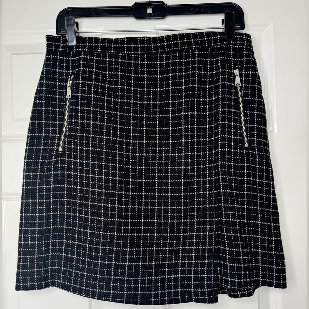 Banana Republic Black and White Mini Plaid Skirt with Zipper Accents